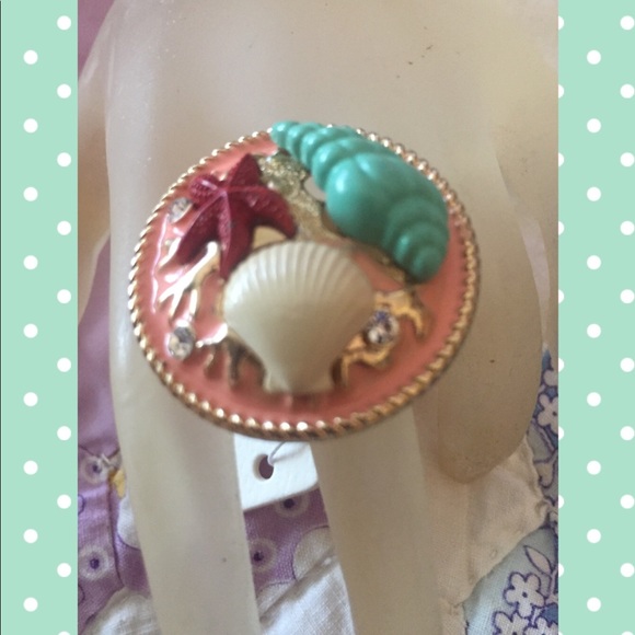 Beach 🏖 Theme Stretch Ring With Gold Tone - Picture 1 of 5